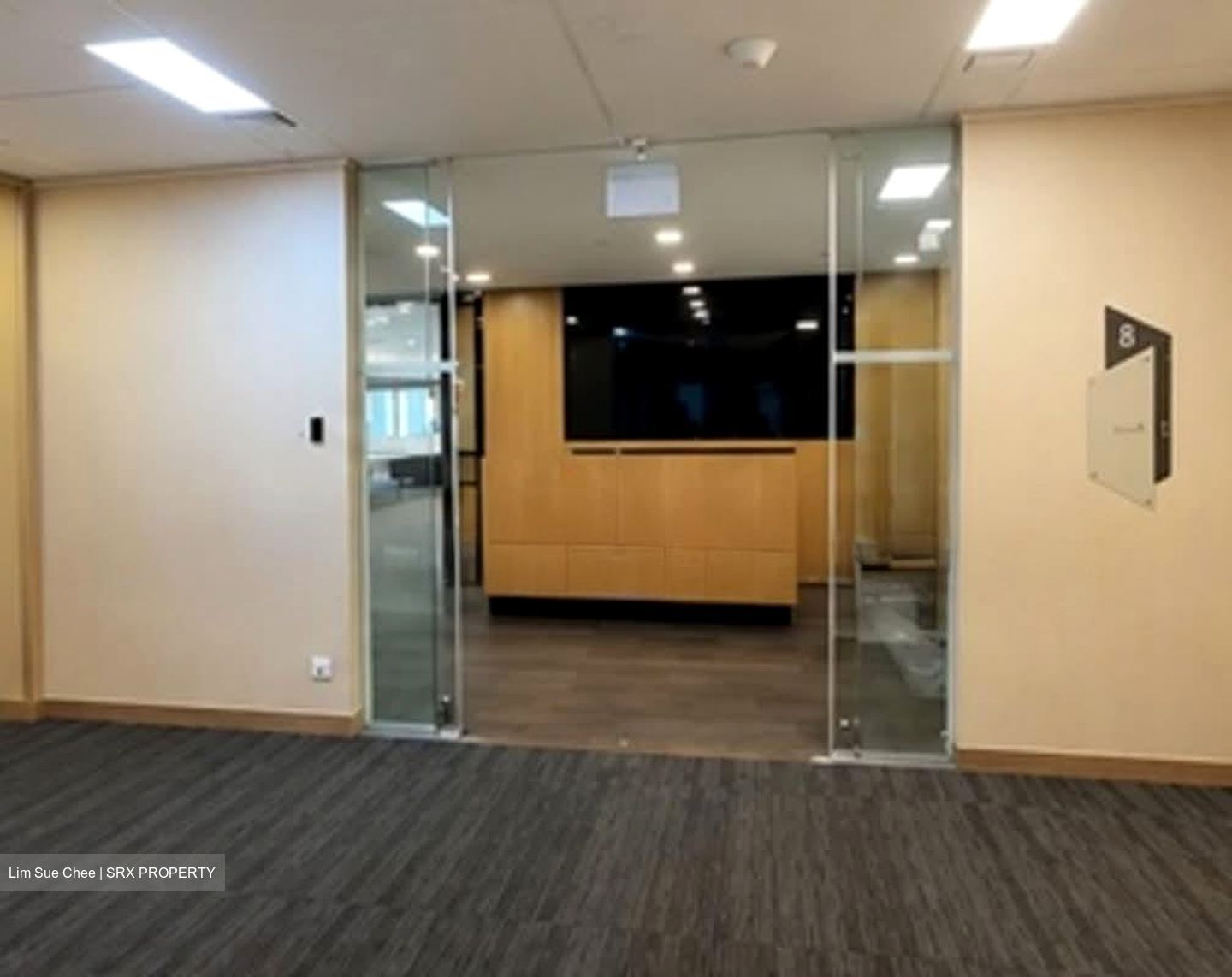 Robinson 77 (D1), Office #568255381
